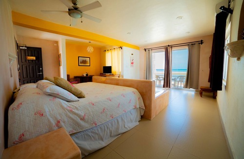 Chuburna Puerto Bed & Breakfast | Flamingos Inn