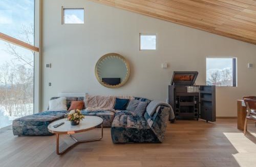 Niseko Ski Chalet | Foxwood D