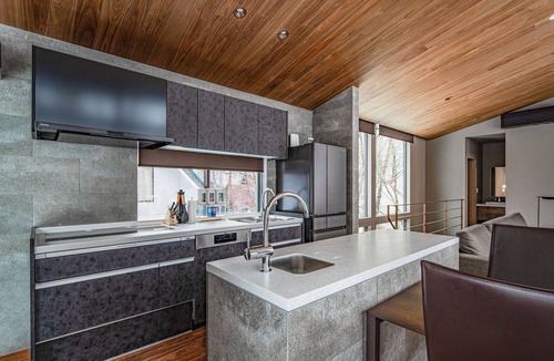 Echo Land House | Gravity