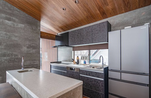 Echo Land House | Gravity