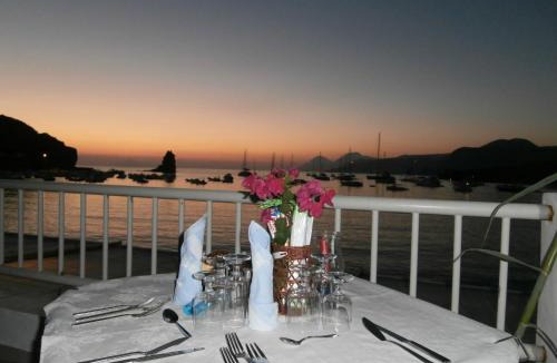 Vulcano Porto Hotel | Hotel Conti