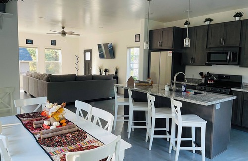 Mountainaire House | Humphrey's Hideaway! EV Charger, Fire Pit, Game Room