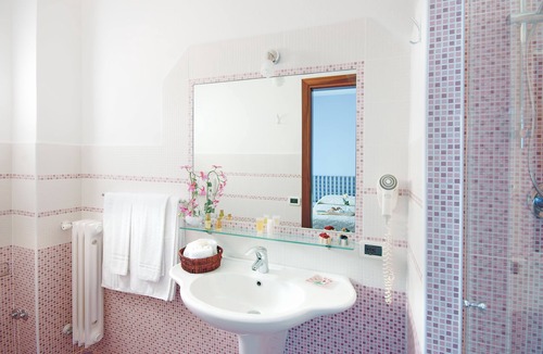Forio Hotel | Iris Hotel