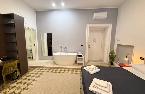 Mergellina Bed & Breakfast | LA PIAZZA SUITE
