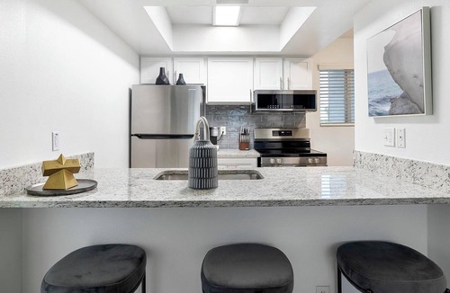 Glendale Apartment | Landing | Stunning Studio in Glendale