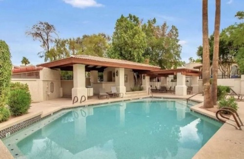 Ahwatukee Foothills House | Light and bright townhome on golf course, super close to hiking trails!
