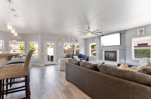 Arabian Crest House | Luxurious All In 1HtdPoolHotTubArcadeGamesMore