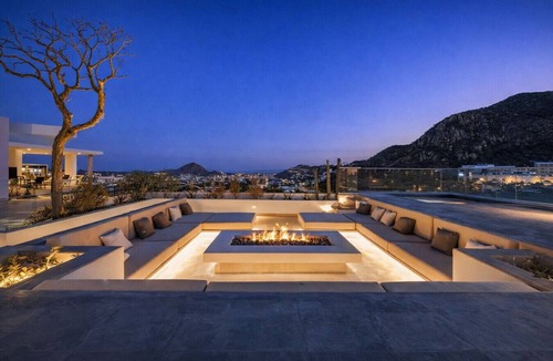Downtown Cabo San Lucas Apartment | Luxury Cabo Studio | Rooftop Pool, Hot Tub & Walk to Beach
