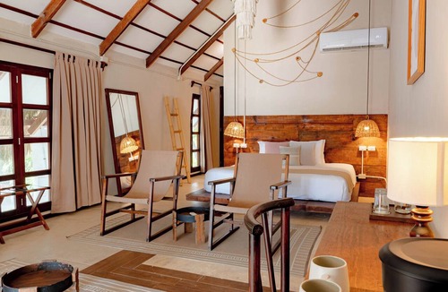 Zona Hotelera Hotel | Mía Tulum Beachfront Resort - Ocean View Suites and Beach Club