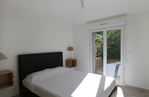 Pietracorbara Hotel | MACCHIA - 2 master bedrooms, sleeps 5, bed and breakfast, 150m from the beach