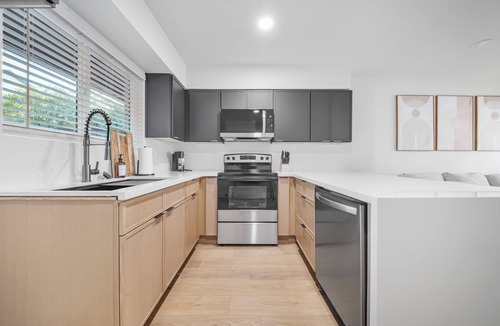 Camelback East Apartment | Modern Arcadia Lite Suite Near Airport & Dining