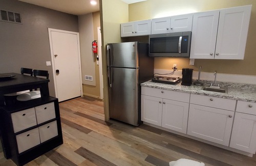 Estrella Village Apartment | Modern Studio/2 min from Phoenix Raceway & 12 min from State Farm Stadium!*