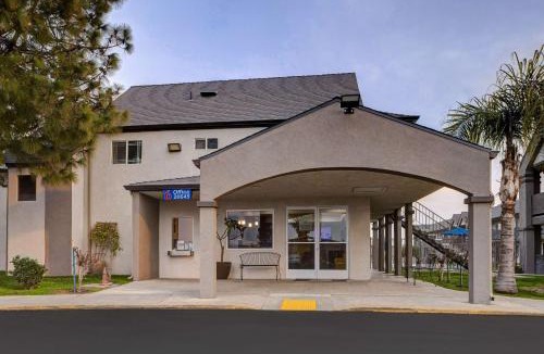 Buttonwillow Hotel | Motel 6-Buttonwillow, CA Central