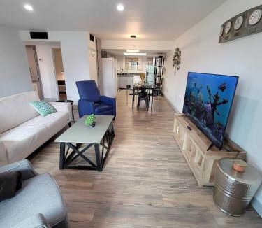 North Mountain Apartment | Msg for 5percent off 2Bed1Bath KingQueenBeds NorthPHX