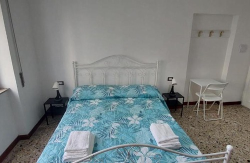 Vasto House | Naples Central Station Rooms