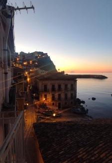 Scilla House | Nest Scilla