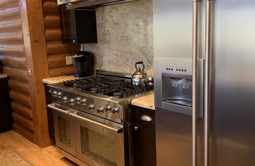 Happy Jack Cabin | NEWER, LUXURY, Solid LOG CABIN on Secluded 10 ACRES in Northern AZ