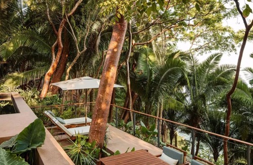 Lo de Marcos House | Perfect Spot for Soaking Up Some Sun! Outdoor Pool, Beachfront, Free Parking!