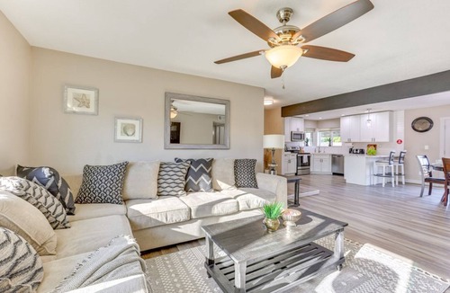 Peoria Ave Citizen's Group House | Pet-Friendly Glendale Home: Fenced Pool & Yard