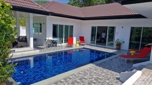 Chalong Villa | Phikun Private Pool Villa