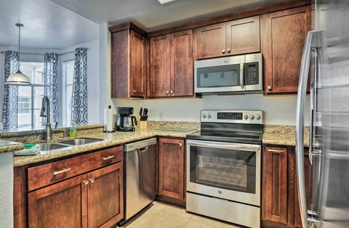 Portofino Condo | Phoenix Condo w/ Pool Near Wild Horse Pass!