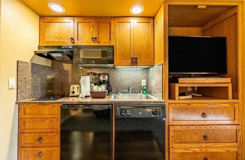 South Mountain Apartment | Phoenix | Golf Getaway | Pool & Fairway Views