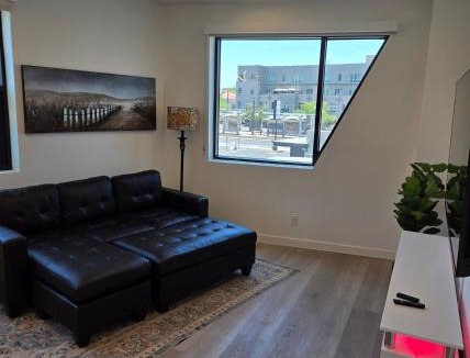 Evans Churchill Apartment | Phoenix Rustic Urban Retreat