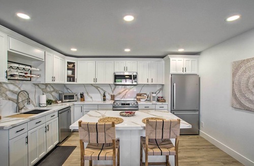 Apache Junction Condo | Pool Access: Mtn-View Condo in Apache Junction!