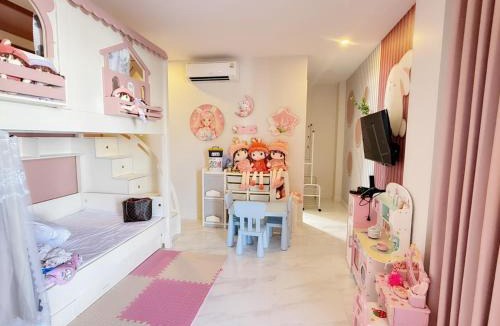Samut Sakhon Bed & Breakfast | Pool villa Cream Darin