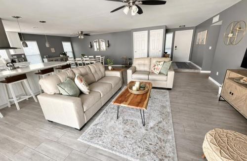 Foxfire House | Private Heated Pool Perfect for Groups