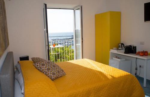 Procida Bed & Breakfast | Punta Lingua Relais - Room 3 Port View