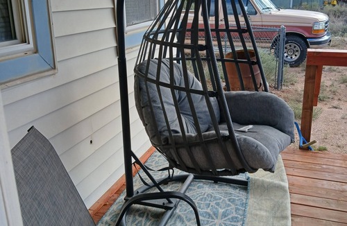Valentine House | Quiet, cozy getaway. Centrally located. Pet friendly.