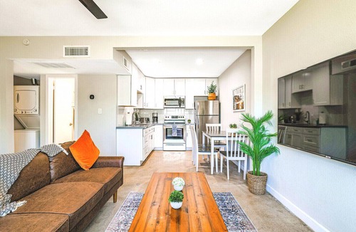 Camelback East Condo | Relaxing Desert Botanical 2 Bedroom In Biltmore