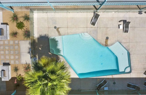 Roosevelt Condo | Retro-Modern Hideout in DTPH – Walkable + Pool