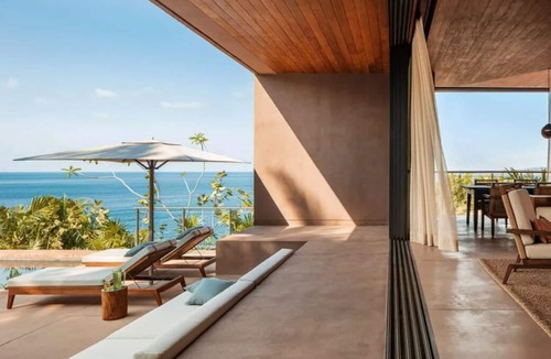 Lo de Marcos House | Right On The Beach! Balcony, Outdoor Pools, Free Breakfast, Free Parking!