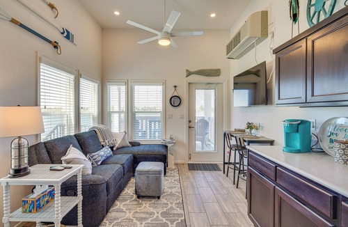 Birds Landing Cottage | Riverfront Isleton Cottage < 1 Mi to Rio Vista!