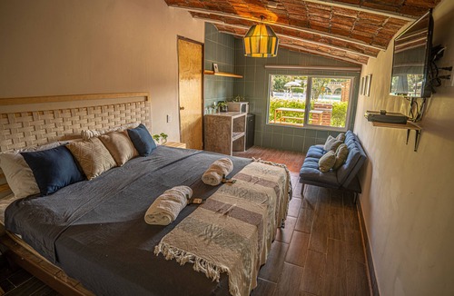 Jocotepec Bed & Breakfast | Roca Azul