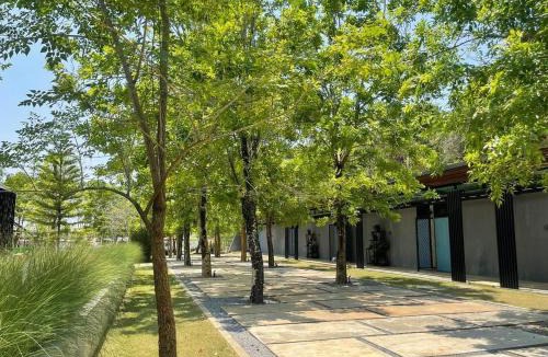 Sattahip Resort | Rock Forest