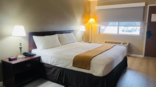 Martell Hotel | Rodeway Inn Jackson