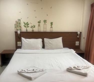 Nanai Road Hotel | Royal Waves Hotel
