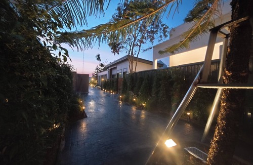 Warin Chamrap Villa | S'Villa