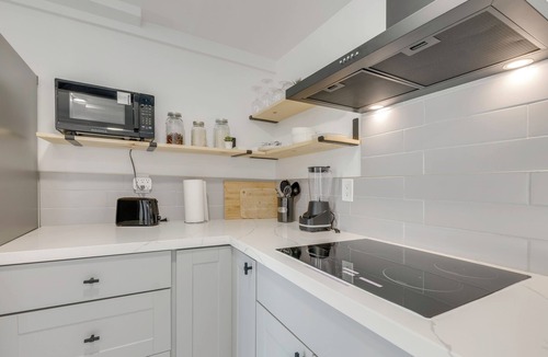 Encanto Apartment | Sleek Studio 4 Mi to Dtwn Phoenix: Pets Welcome!