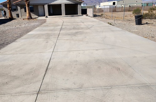 Fort Mohave House | Spacious Ample Parking Across from shops & Fast Food. Multiple Family Friendly