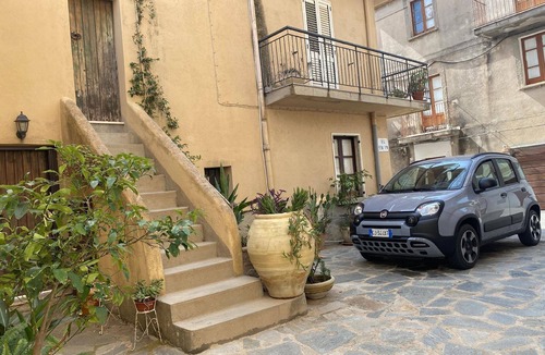Badolato Apartment | Spacious Artemide flat with terrace