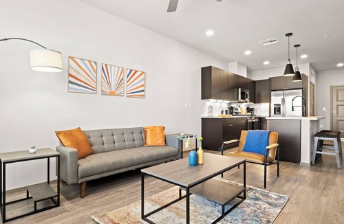La Buena Vida Apartment | Spacious Westgate CozySuites by stadium with pool 1