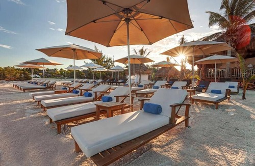 Isla Holbox Hotel | Stylish and Comfortable Stay in Holbox! Swimming Pool, Direct Beach Access!