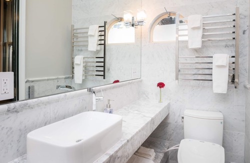 Lower Pacific Heights Bed & Breakfast | The Monte Cristo