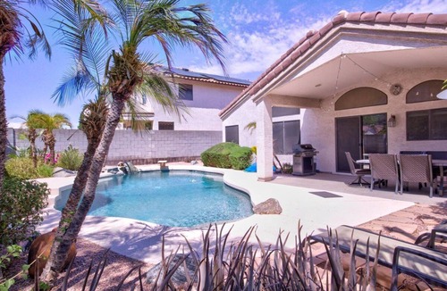 Arroyo Springs House | The Whole Package with Heated Diving Pool !
