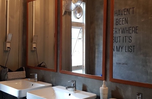 Samsen Nai Hostel | The Yard Hostel