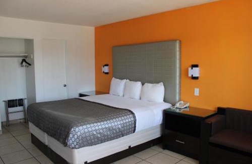 Yuma Hotel | Torch Lite Lodge